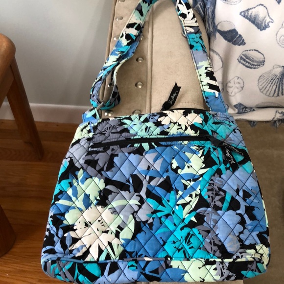 Vera Bradley crossbody - Picture 1 of 4